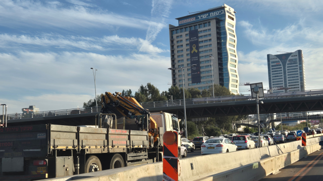 פקק כביש 4 פתח תקוה - תמונת פייסבוק