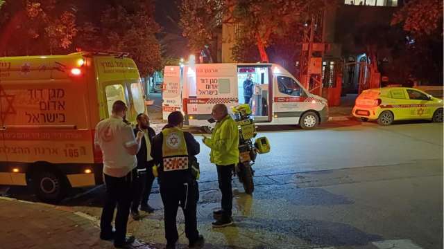 מתנדבי מד״א הצלה שרון בזירת האירוע