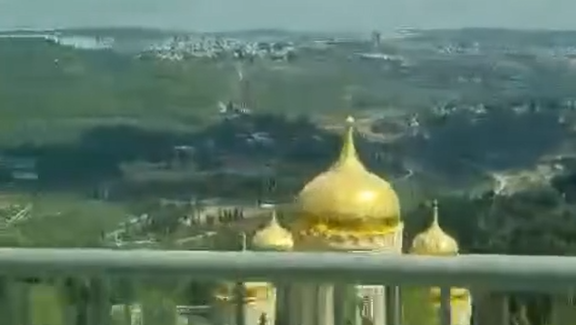 הכנסיה הרוסית, תצפית מהרכבת הקלה