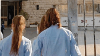 תלמידות בכניסה לבית יעקב (למצולמות אין קשר לידיעה)