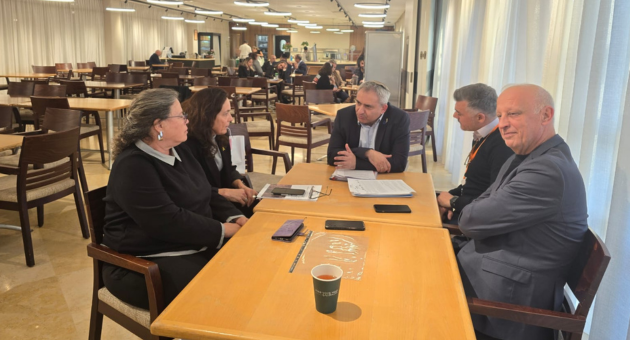 נציגי פורום השמינייה עם השר זאב אלקין