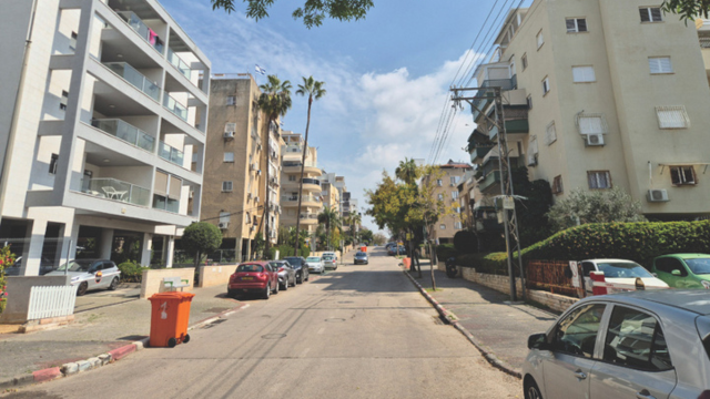רחוב השלושה פתח תקוה