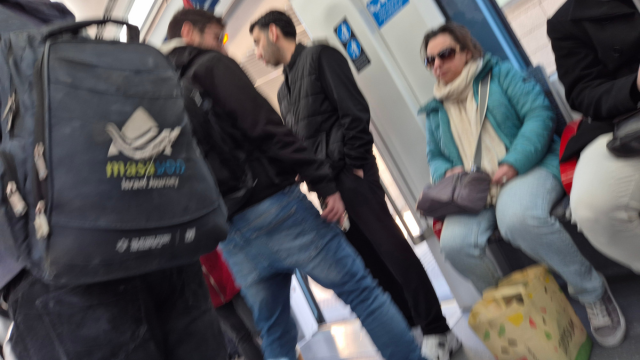 הרכבת הקלה בפתח תקוה מבפנים