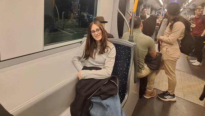 חיה לאה ברכבת הקלה בירושלים