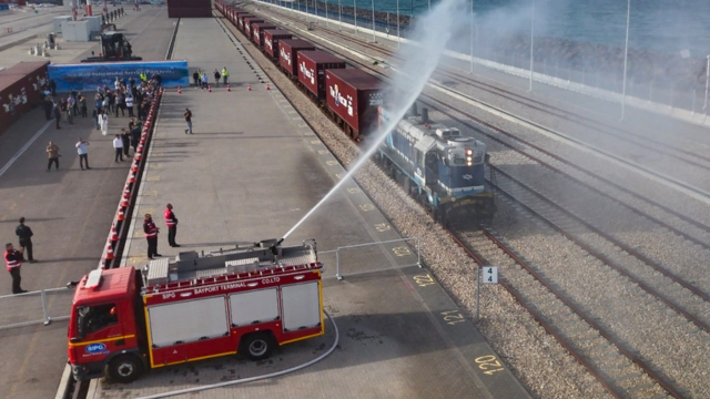 רכבת המכולות הראשונה יצאה מנמל המפרץ