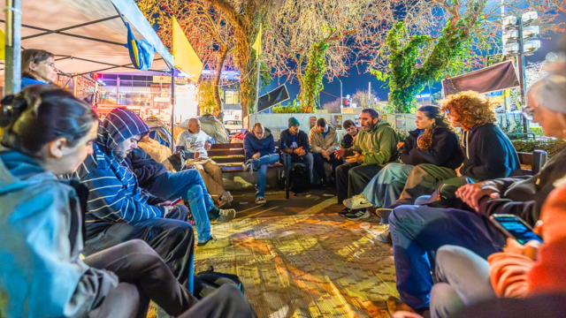 מאהל המחאה להשבת החטופים בחורב חיפה