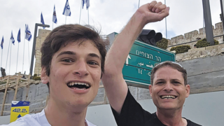 אסף אילן ובנו מתאמנים למרתון ירושלים