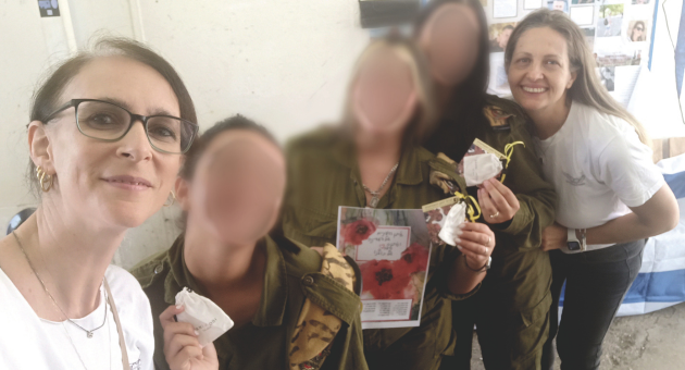 עינת קידר ואורית יעקובסון עם תצפיתניות
