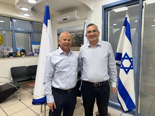 ראש עיריית עפולה אבי אלקבץ נפגש עם מנהל מחוז צפון כללית רפי ברום