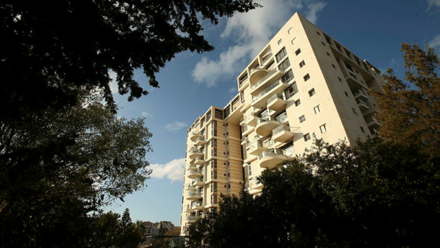 בנייין מגורים שכונת ורדיה חיפה