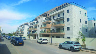 בניינים מאוכלסים בפרויקט צרפתי בפארק