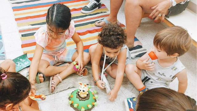 שמרטפיות לילדי משפחות בהרצליה
