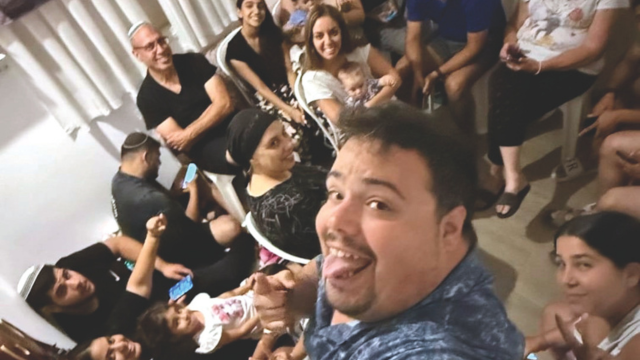 אוראל צברי בממ"ד המשפחתי