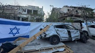 רכבים שנפגעו מפגיעת טיל בראשון לציון 