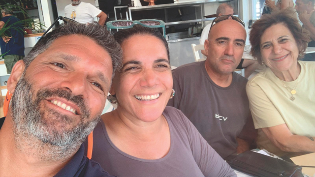 הפליגו בסירת מנוע מקפריסין לנמל חיפה. דנה, שוש, קידר וגילי חיון 