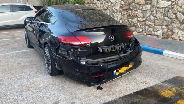 רכב יוקרה, קוקאין בכמות מסחרית ורובה חיצים