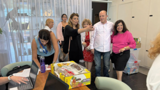 לסרי וצור עם המפונים