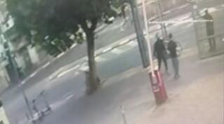 תושב בת ים שדד ותקף עם מחט