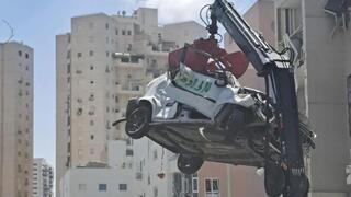 רכבים שנפגעו מהטילים בבאר שבע