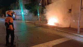 רכב עלה באש בחולון