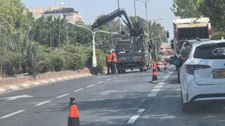 הסרת עמוד תאורה כביש 40 פתח תקוה