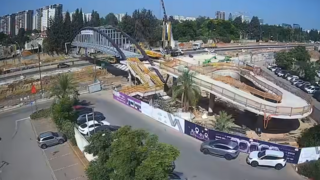 הגשר החדש מעל כביש 461 והרכבת הקלה