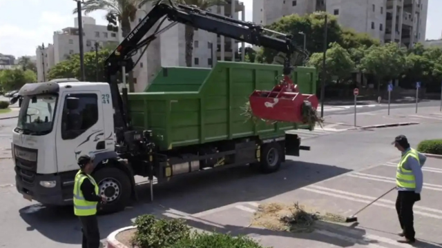 פינוי פסולת בהרצליה,  למצולמים אין קשר לכתבה