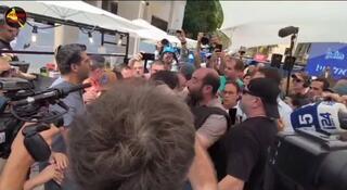 זעם באירוע הריסת הבניינים שספגו פגיעת טיל בחולון 