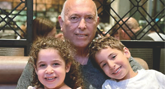 עופר שפירר ושני נכדיו