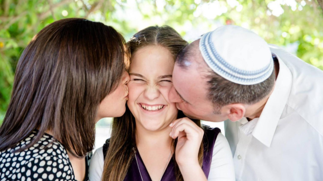 גילה המר עם הוריה