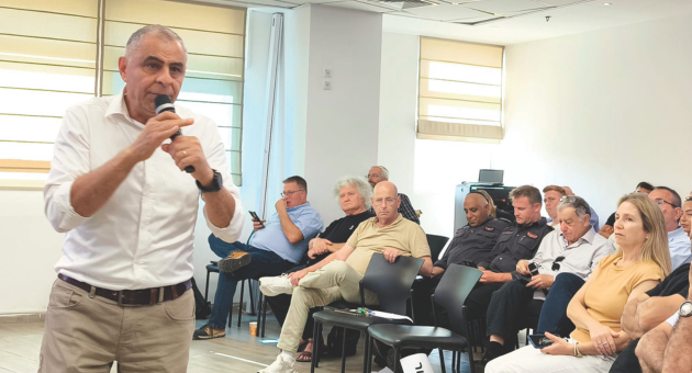 המפקח ניסים בכנס השקת המגמה