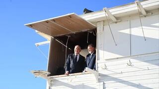 ראש הממשלה בנימין נתניהו והשגריר מייק האקבי בחנוכת טיילת בבת ים על שם טראמפ 
