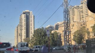 הבניינים החדשים של שכונת נווה גן לצד שכונת רמת ורבר פתח תקוה