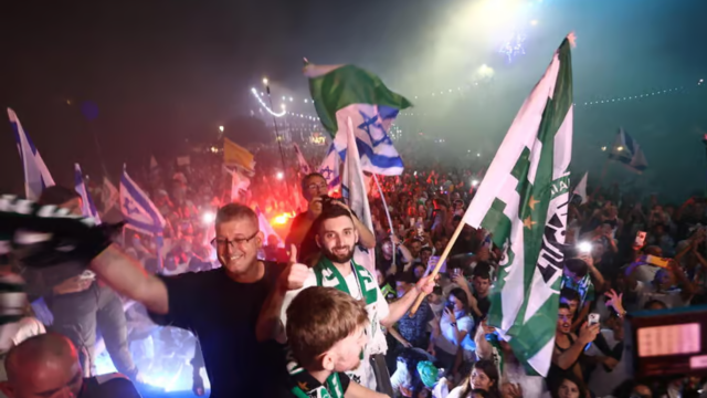שורד השבי מתן אנגרסט  חזר הביתה לקרית ביאליק