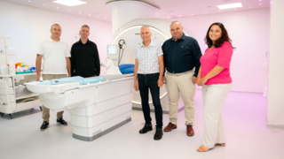 מימין: חברת המועצה מחזיקת תיק הבריאות אורית שרגאי, אורן אביטן מנהל מרחב יהודה חוף במאוחדת, מ"מ וסגן ראש העיר, שוקי קרומר, מנהל מאוחדת מחוז דרום, דוד צוקרמן, ראש העיר רחובות, מתן דיל