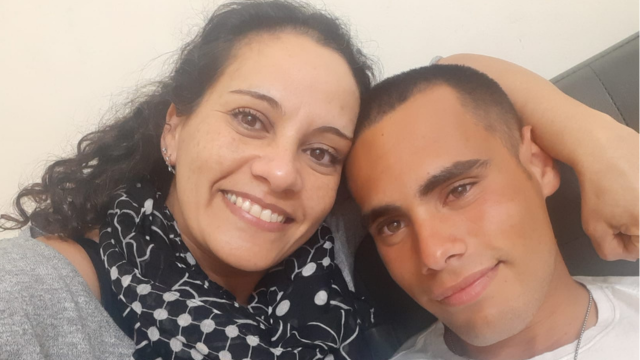 סמ"ר עידו ברוך ז"ל עם אימו עינב ברוך