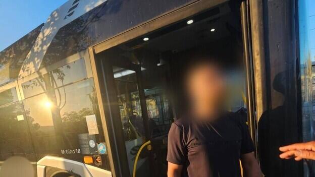 נהג האוטובוס בזמן תשאול המשטרה