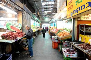 מקומות חנייה חדשים יביאו לשוק קונים נוספים | צילום: אבי מועלם