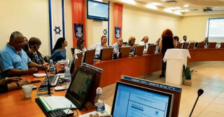ברגע שיש מצלמות יש הצגה (צילום ניר איסקוב)
