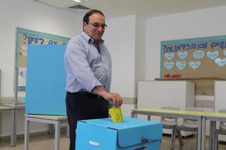 דב צור. מימש את זכותו הדמוקרטית גם בסיבוב השני | צילום: אבי מועלם