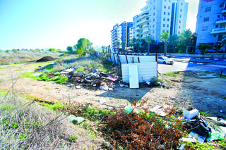 ". השטח שבו היה אמור לקום הפארק. צילום: אבי מועלם