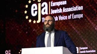 El rabino Margolin hablando en la conferencia. 