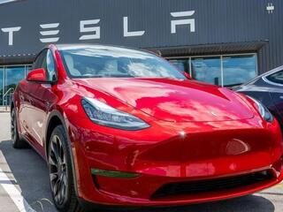 Tesla Model Y. 