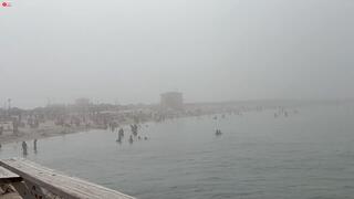 Niebla en las playas de Tel Aviv. 