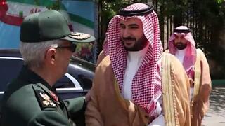 El ministro de Defensa saudita, Khalid bin Salman, es recibido en Teherán. 