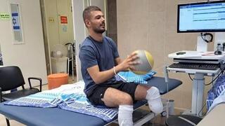 El soldado israelí y sus ejercicios de rehabilitación. 