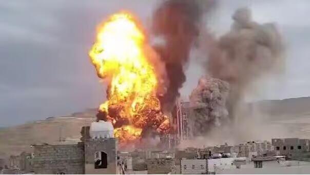Ataque israelí sobre la capital de Yemen, Saná. 
