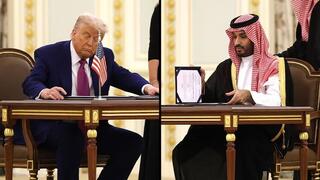 Ambos líderes firman los amplios acuerdos económicos entre Estados Unidos y Arabia Saudita. 