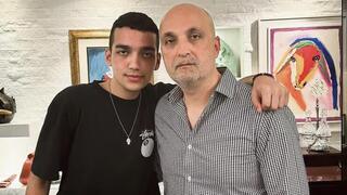 Idan Alexander y su padre Adi. "Las lesiones en las manos que todos vieron fueron por tratar de liberarse", dice el padre.