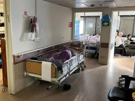 En la periferia, hay menos camas de hospital disponibles. 